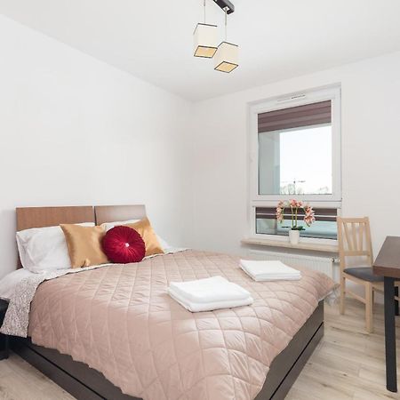 Metro Targowek Homely Apartment Warsaw Exterior photo