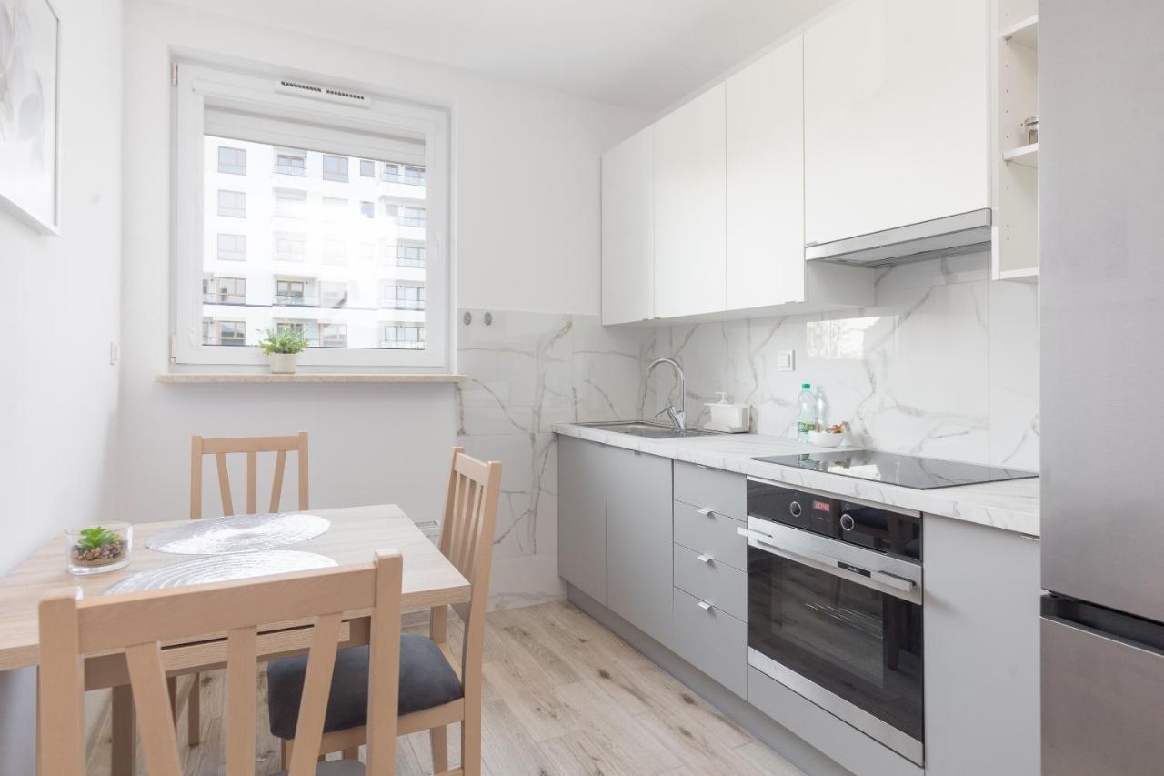 Metro Targowek Homely Apartment Warsaw Exterior photo