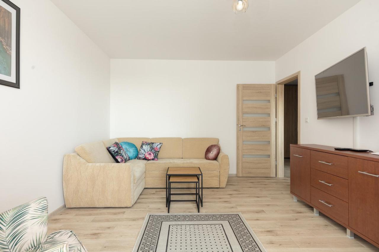 Metro Targowek Homely Apartment Warsaw Exterior photo