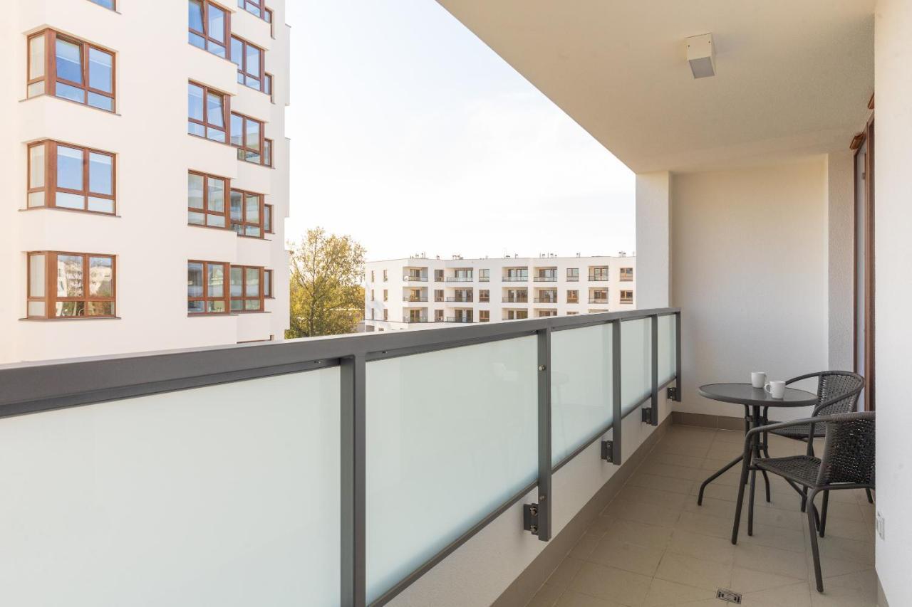 Metro Targowek Homely Apartment Warsaw Exterior photo